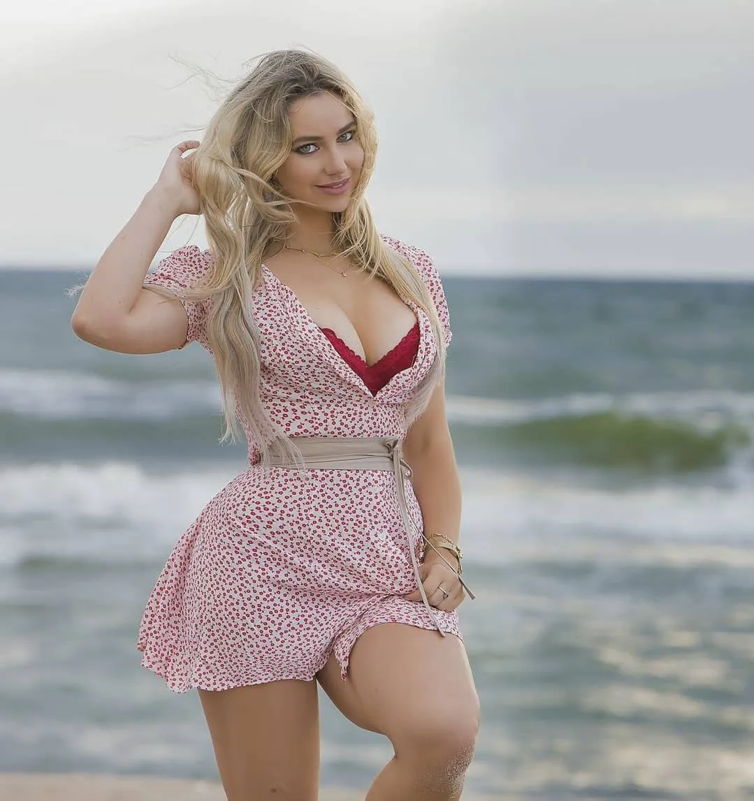 BABE teaser Neringa Kriziute fapello