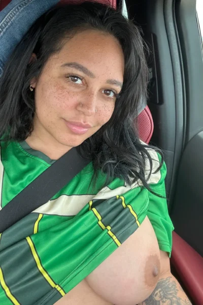 Large Boobs Self Assured Emily Cheree Leaks Pic