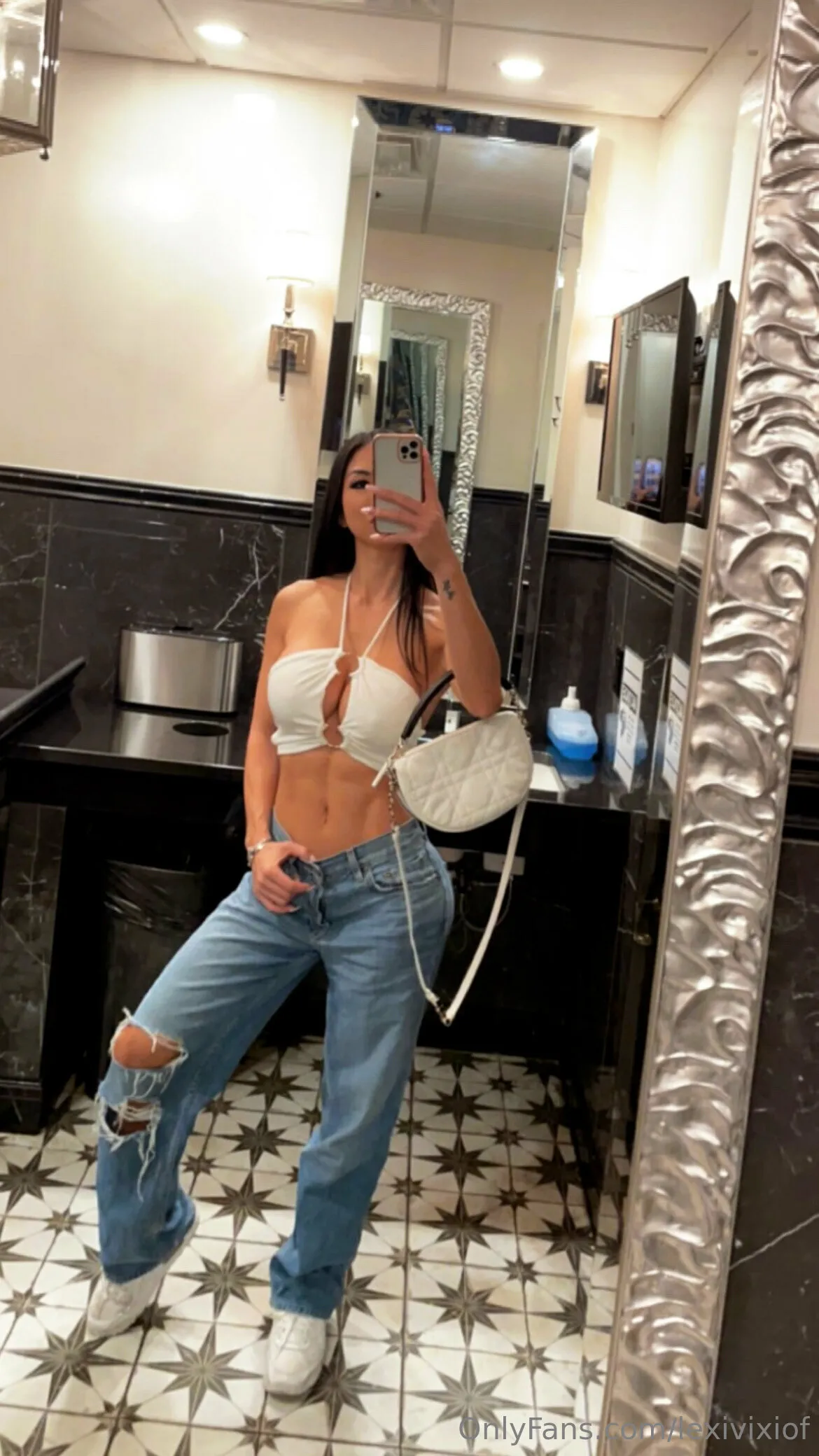 Motivated LexiVixi leaks hottest babe