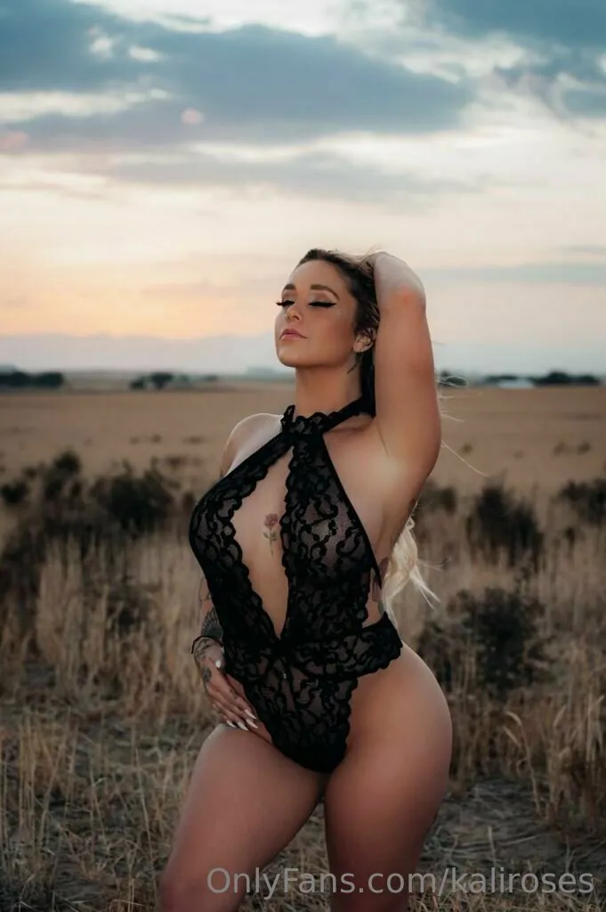 Tenacious big booty Kali Roses tits pic