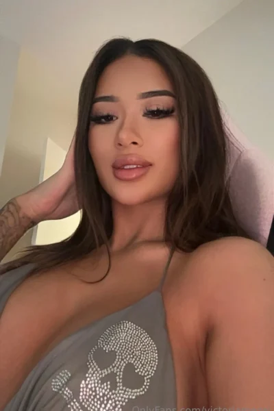 Slutty Babe Fake Tits Victoriamezei Sex WOW