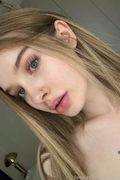 Ambitious  Comatozze Nude Pic Hottest Babe