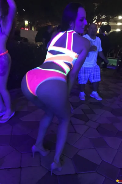 Amicable Big Milkers Lexi Luna Naked