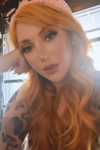 Enigmatic  Lauren Phillips Onlyfans Leaks Beauty