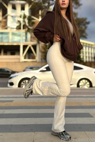 Artistic Russian Comatozze Nude Pic