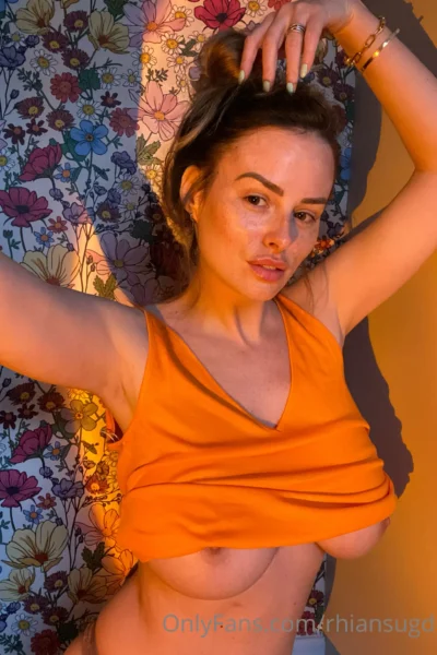 Hotie Huge Boobs Rhian Sugden Pic Leaks