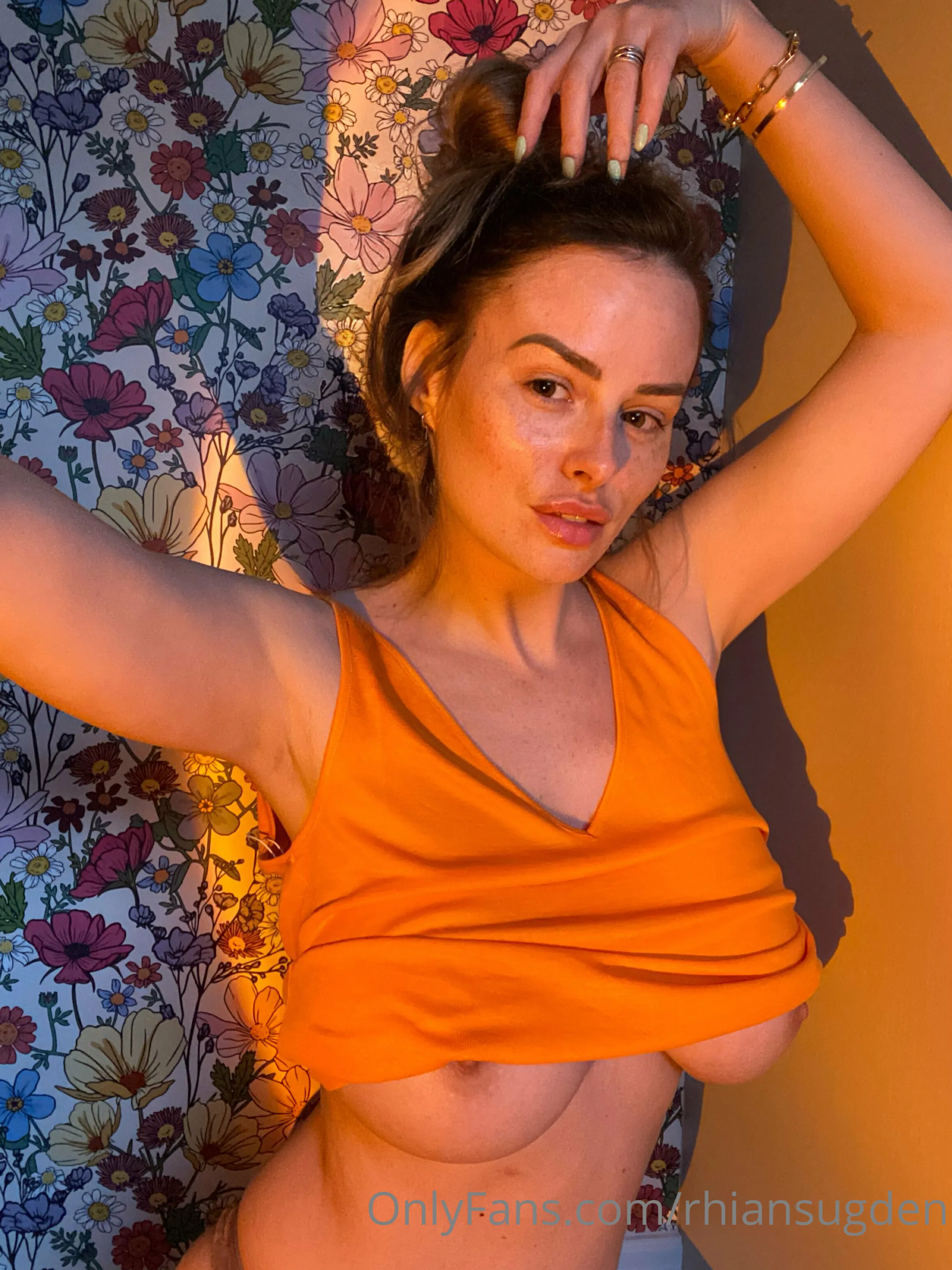 hotie huge boobs Rhian Sugden pic leaks