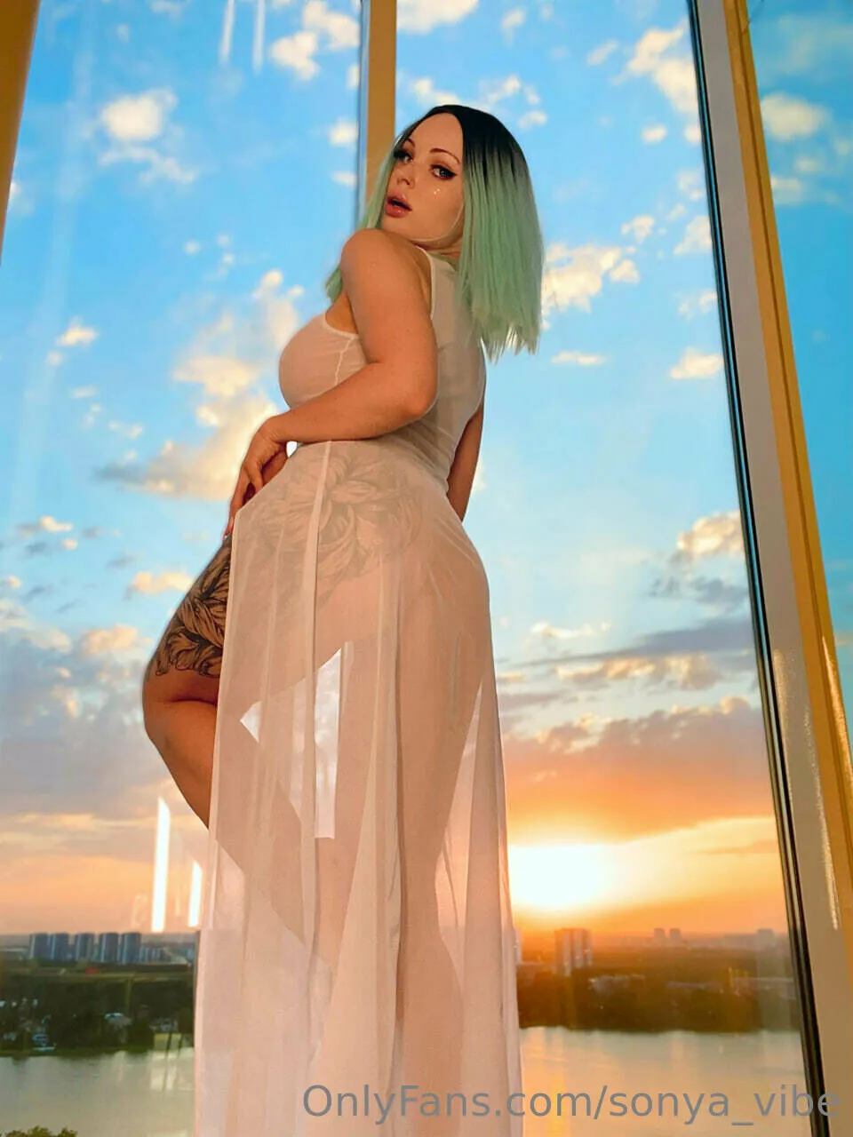 Self assured Sonya Vibe leaks unreal