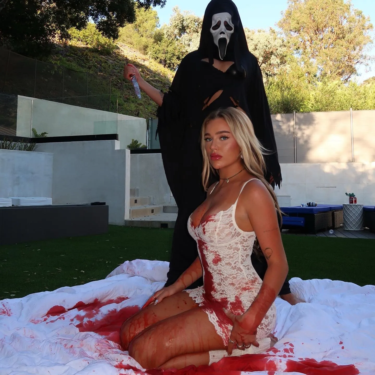 Tenacious blonde bimbo Viperous nude pic