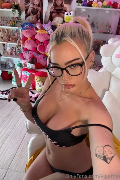 Attractive Viperous Onlyfans Nudes