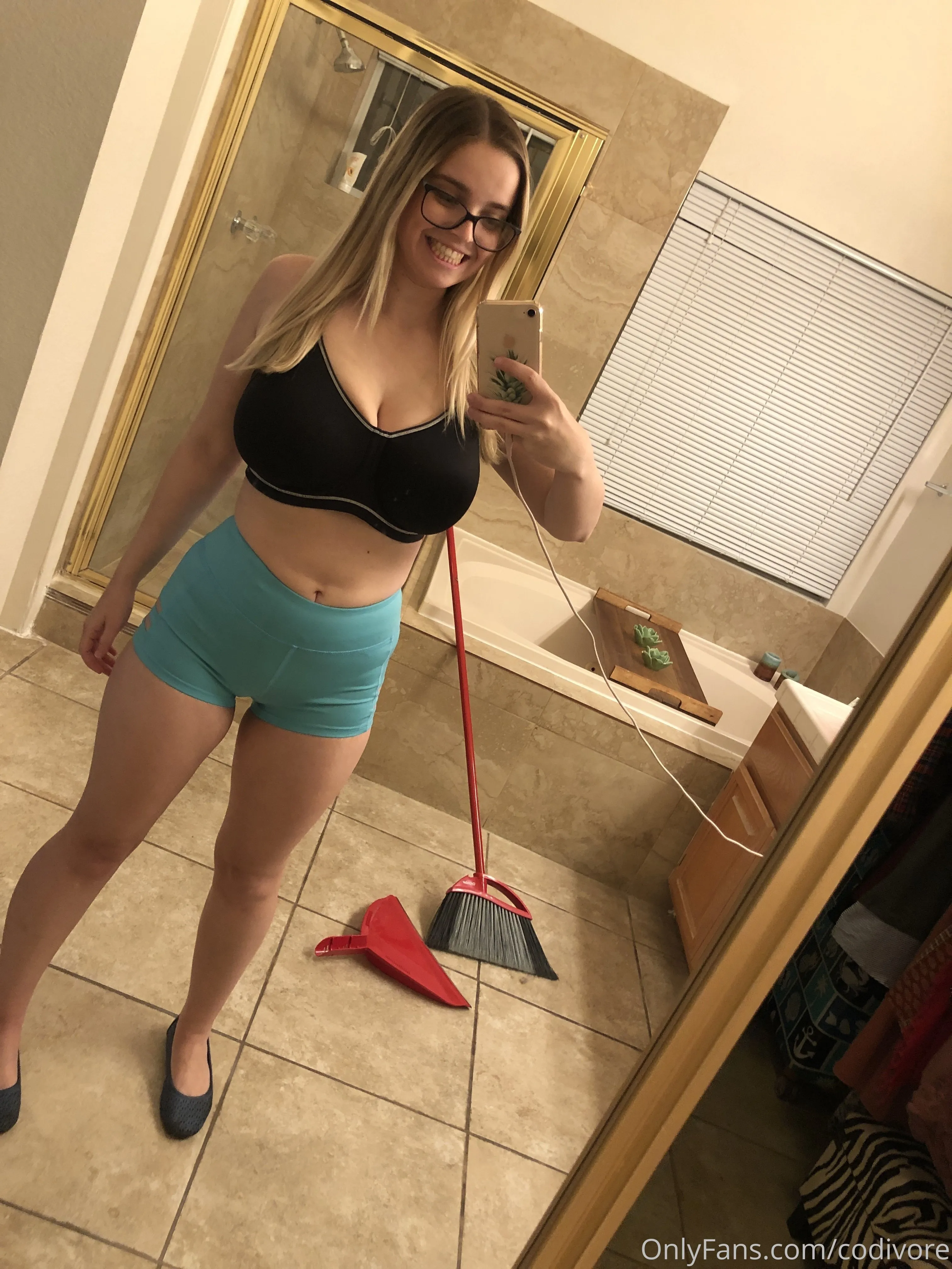 e girl thick Codi Vore nude beauty