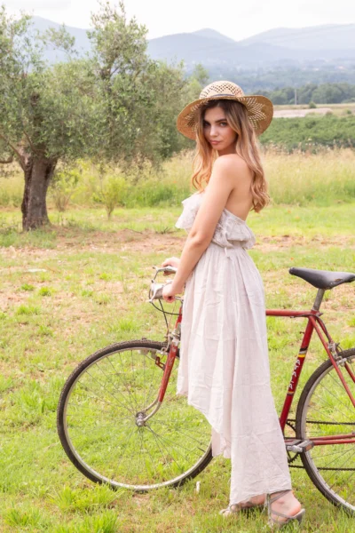 Pretty Natural Tits Anneth Naked