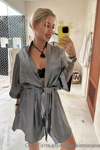 400cc Tits Hot Girl Thiskindasnow Only Fans Leaks Real