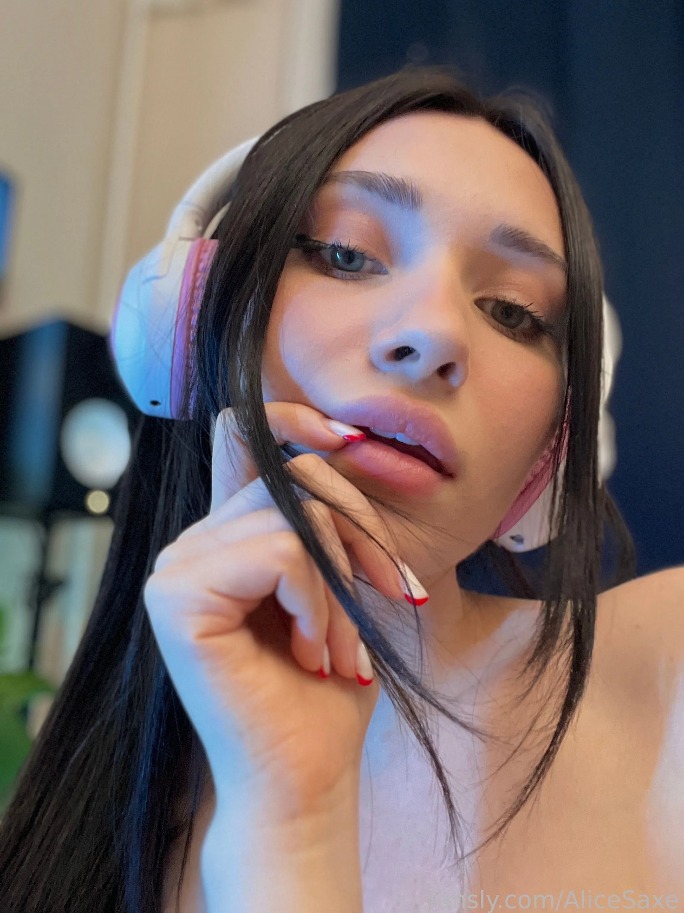 Amicable Alice Saxe leaks pic release