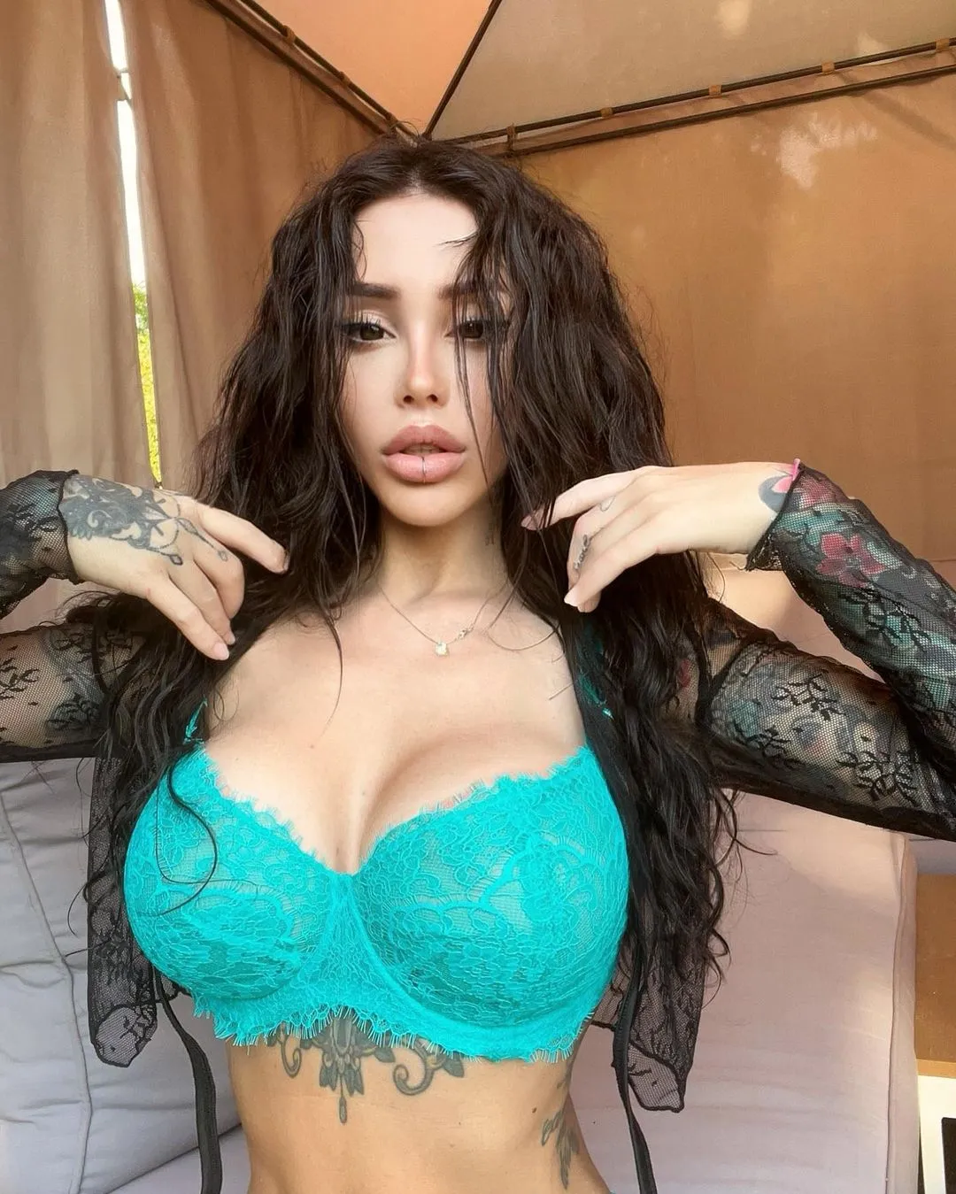 dirty MILF Alex Mucci onlyfans leak