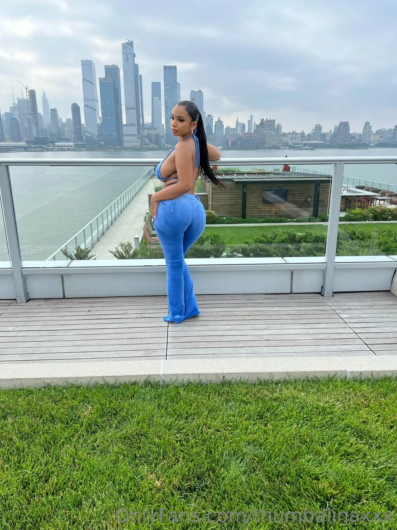 hotie Thumbalina naked