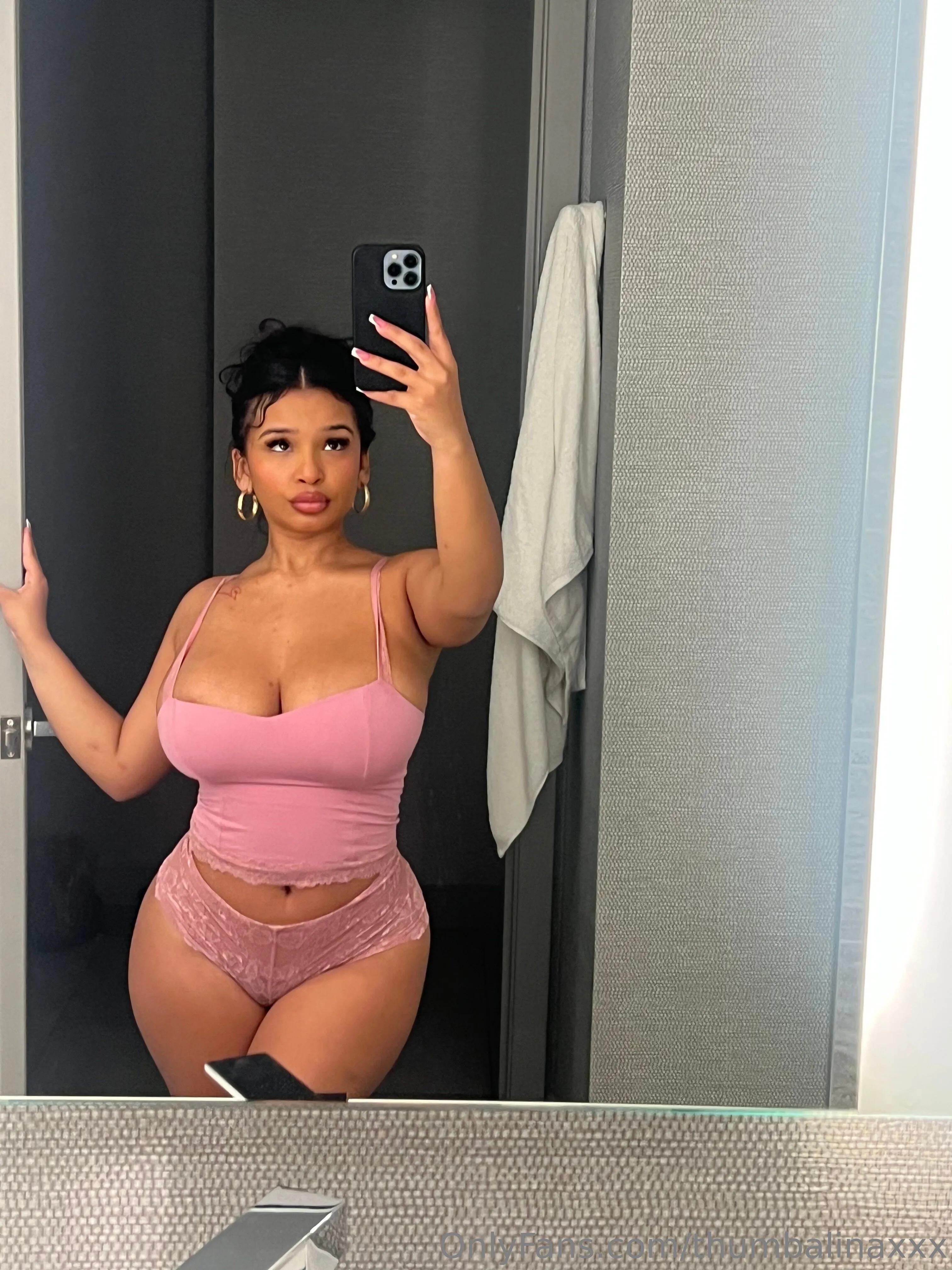 hottie Thumbalina nude