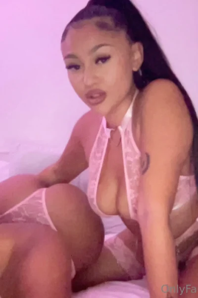 Pretty Thumbalina Of Leaks Real