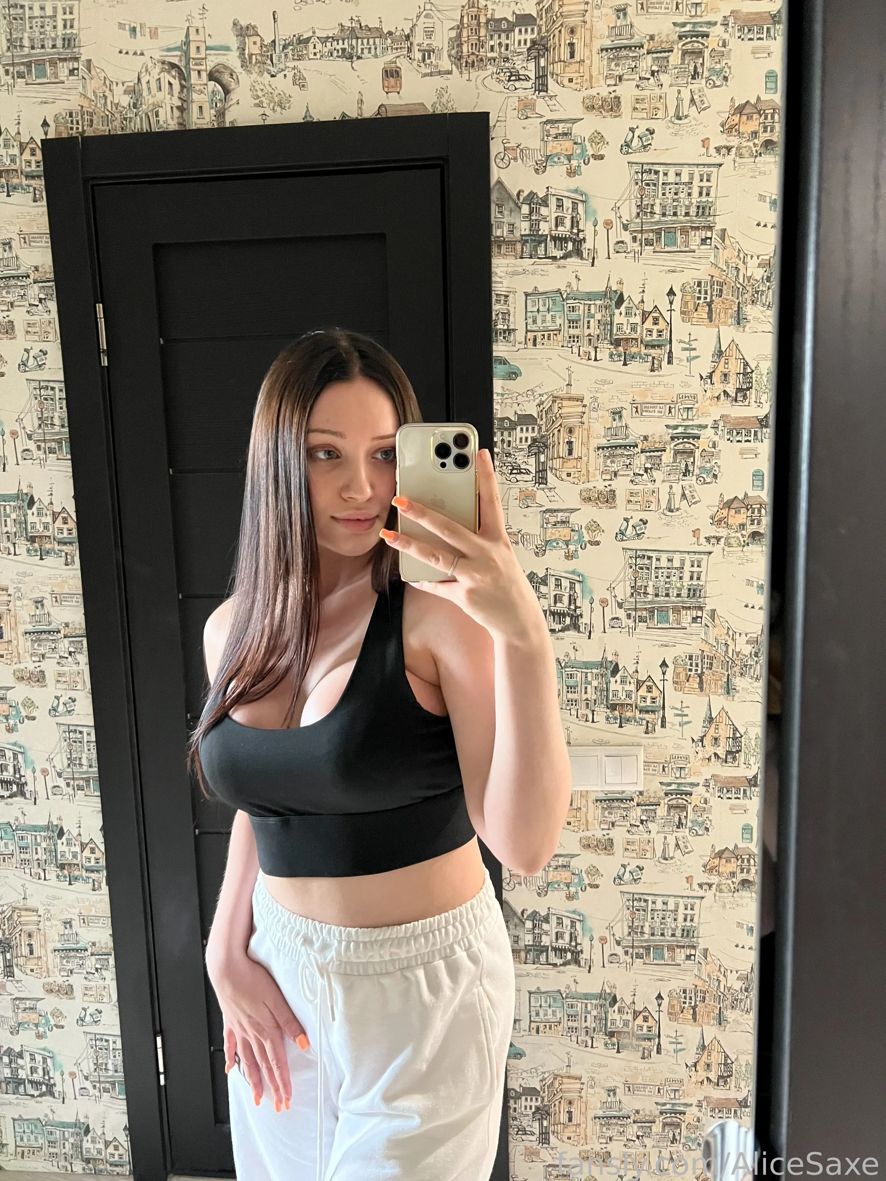 slutty hoe Alice Saxe sexy onlyfans leak hottest babe