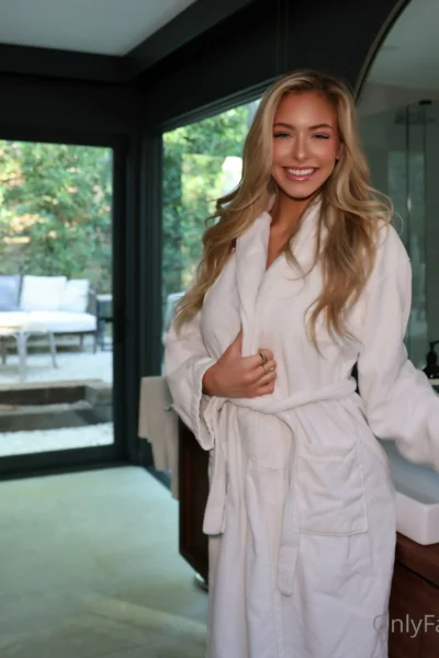 Benevolent Blonde Hannah Palmer Pics Porn