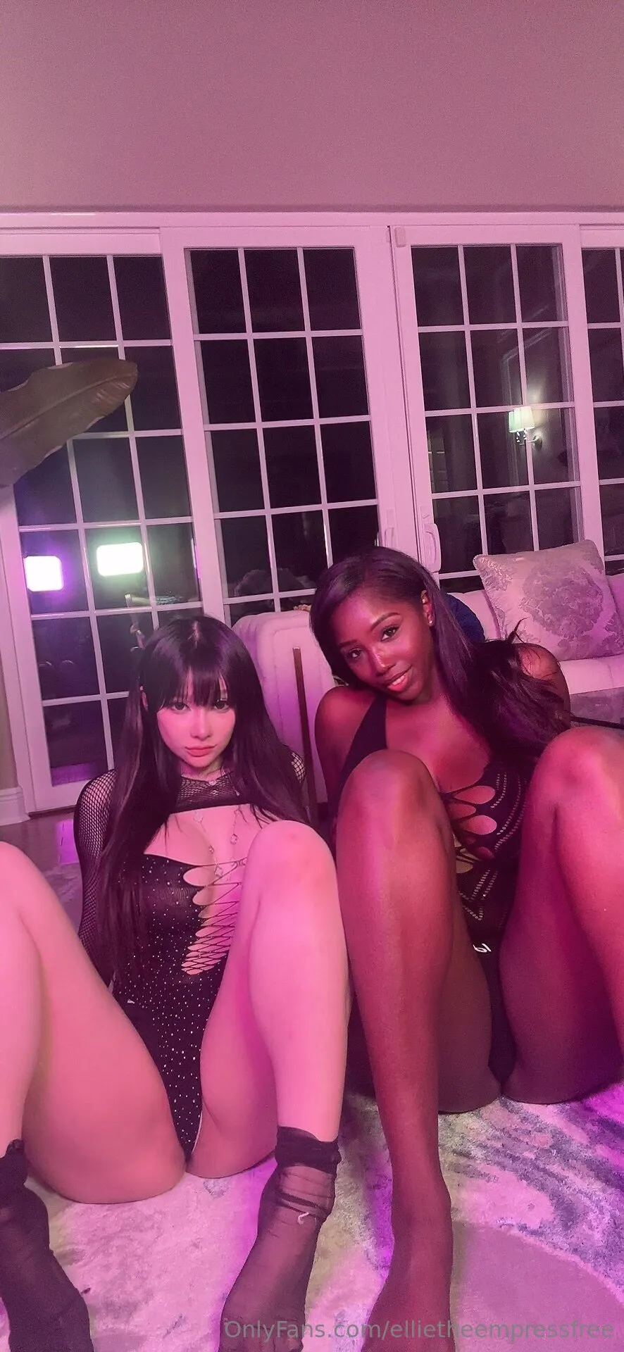 Enigmatic huge tits Ellie The Empress leaks pic