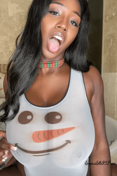 OF GIRL Natural Tits Ellie The Empress Leaked Onlyfans Pic Unbelievable Hoe