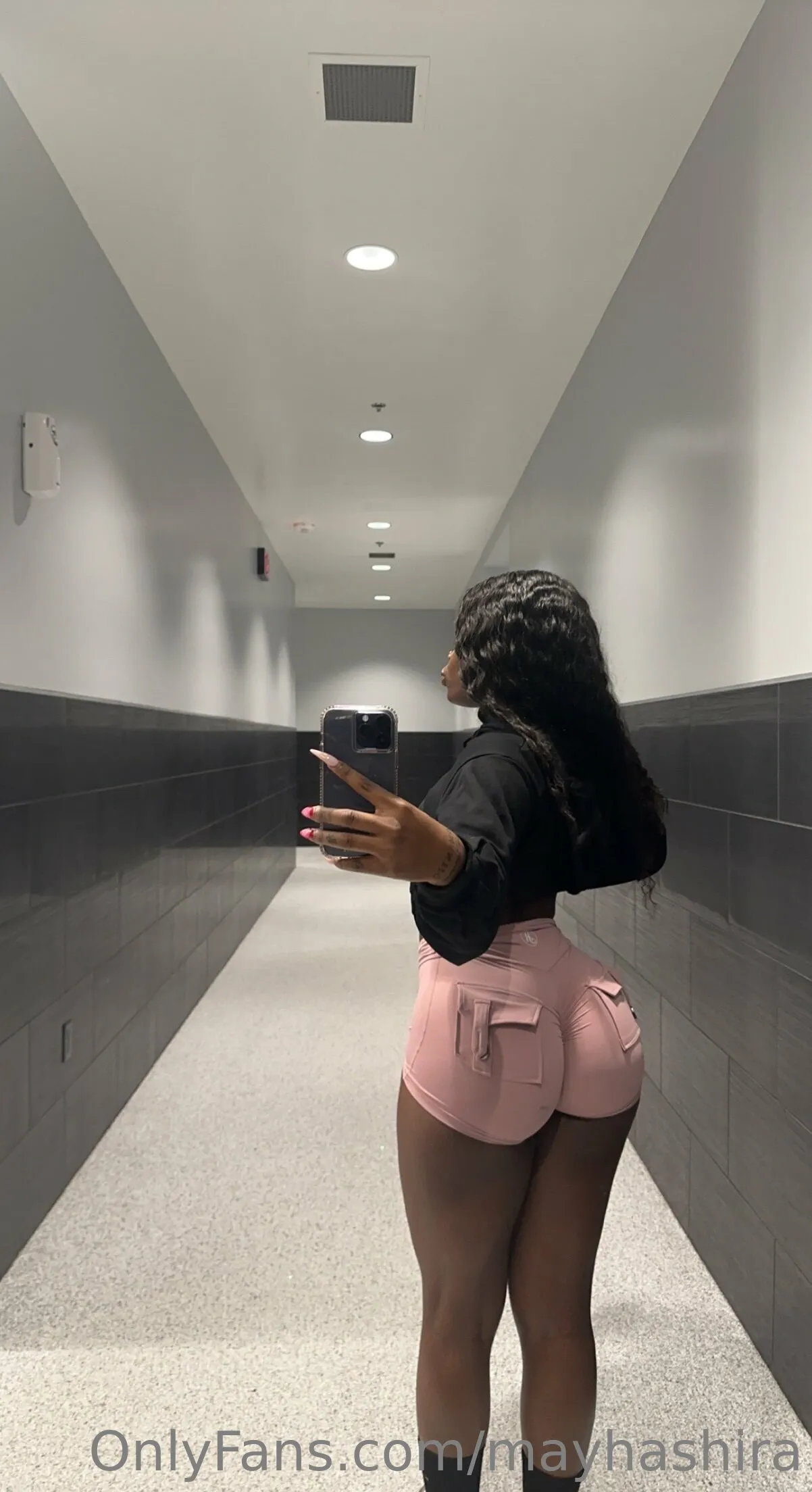 Steadfast nigerian slut Mayhashira onlyfans pic