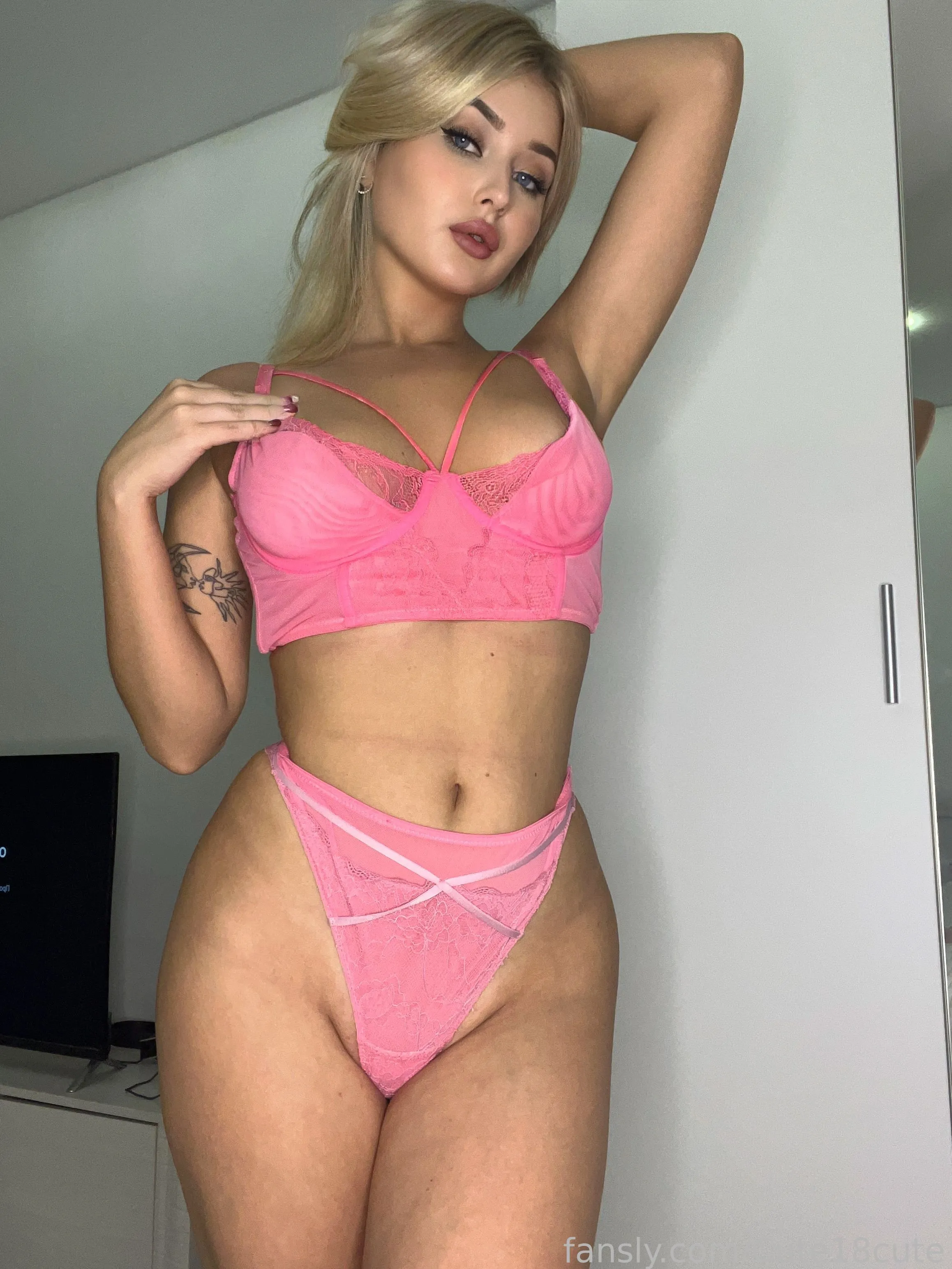 Confident busty lover cute18cute tits insane