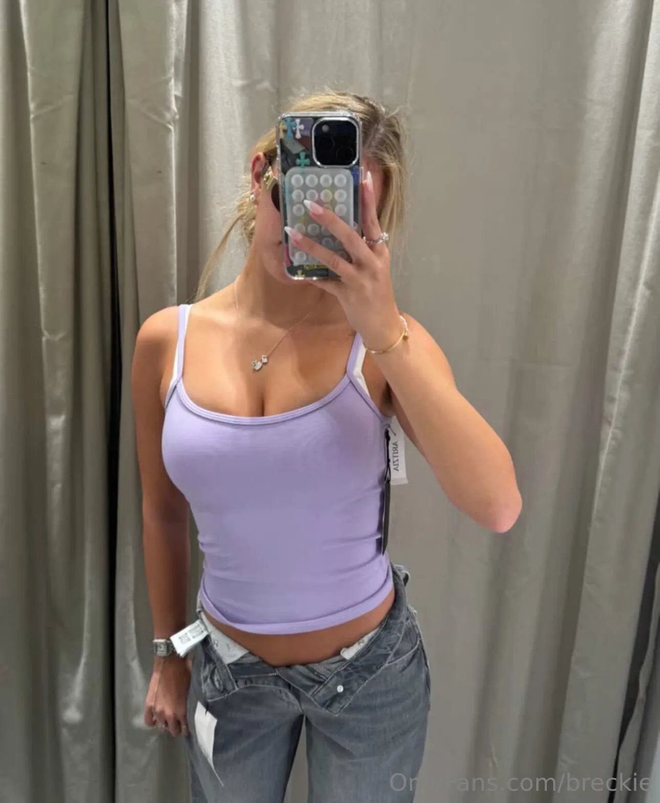 e girl American Breckie Hill onlyfans