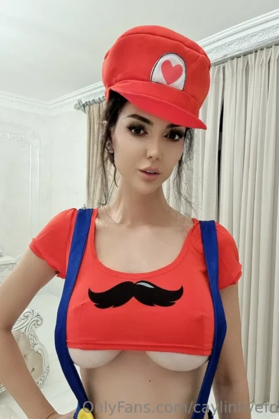 E Girl CaylinLive Nude Pic WOW