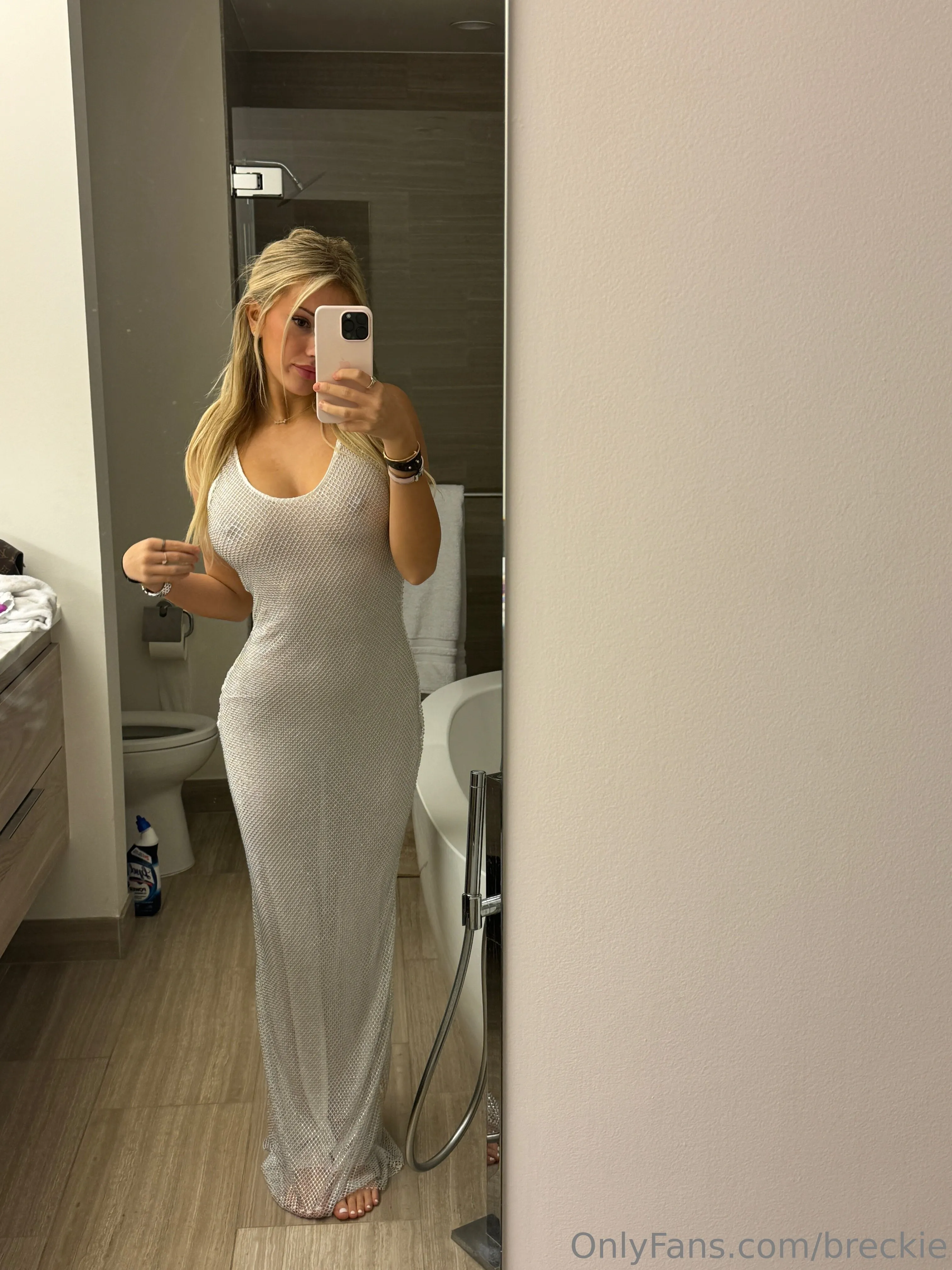 hot girl Breckie Hill nude pic unreal