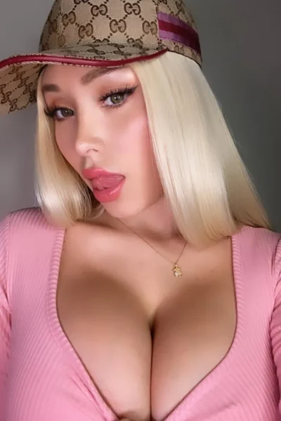 Wonderful Daniella Chavez Nude Leaks