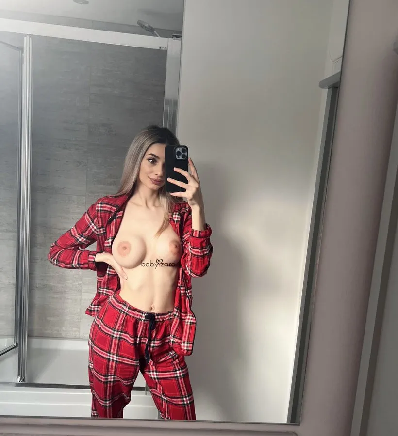 Captivating Zara Rose porn pic