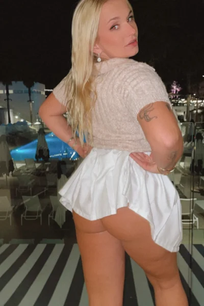 American Whore Zoie Burgher Nude Ass