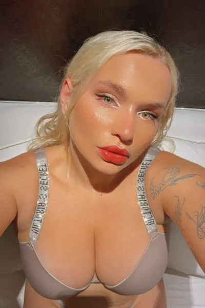Caucasian Courageous Zoie Burgher Onlyfans