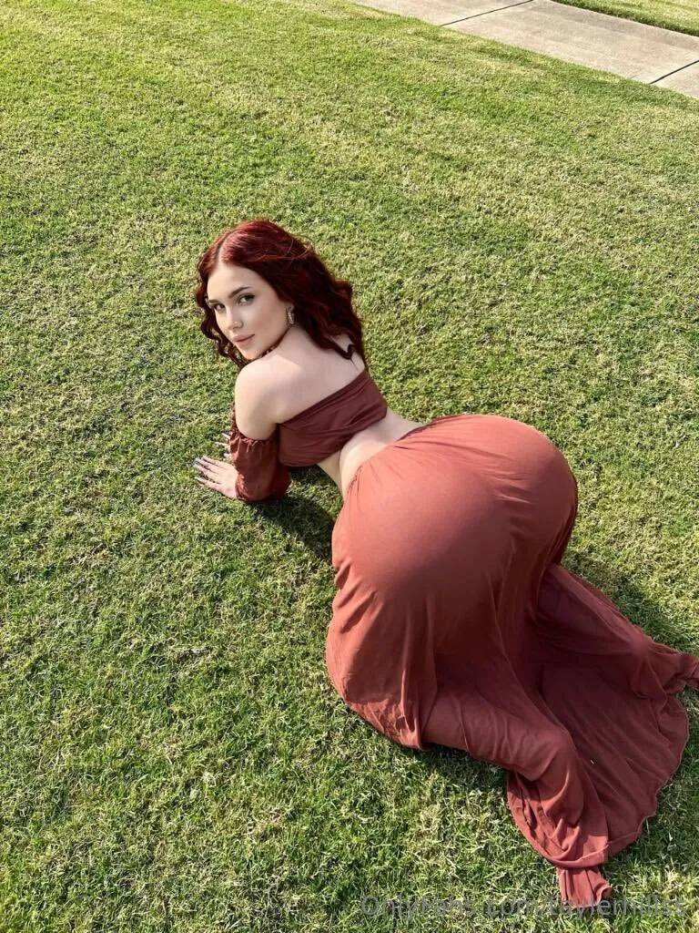 cutie pie Latina Tayler Hills nsfw SEXY PIC