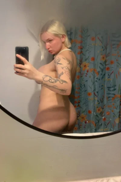 White Empowered Zoie Burgher Leak