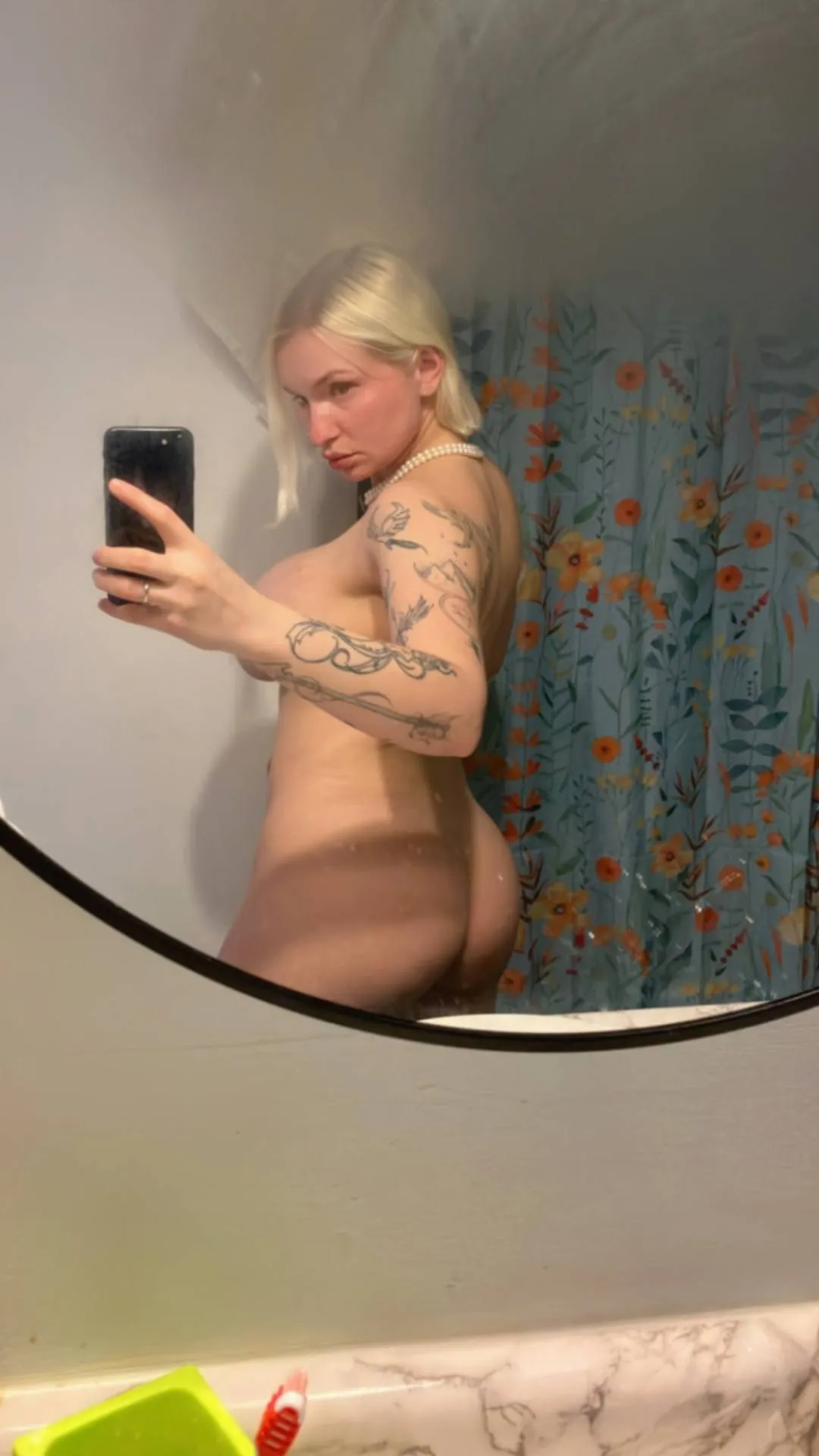 white Empowered Zoie Burgher leak