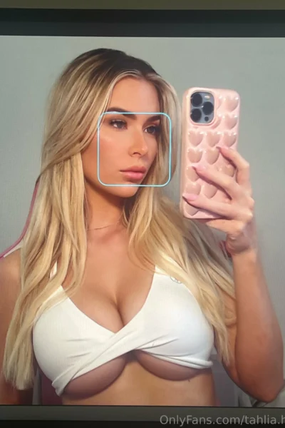Bimbo Tahlia Hall Sexy Pic
